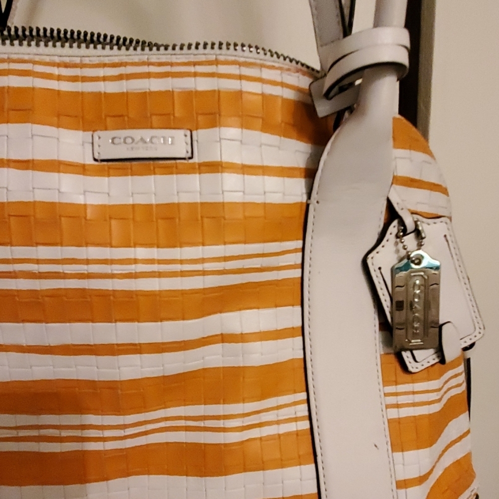 Coach purse - Picture 3 of 5